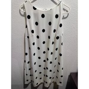 Anne Klein poka dot white dress size M/Medium midi size 8 ptp‎ 19 length 36